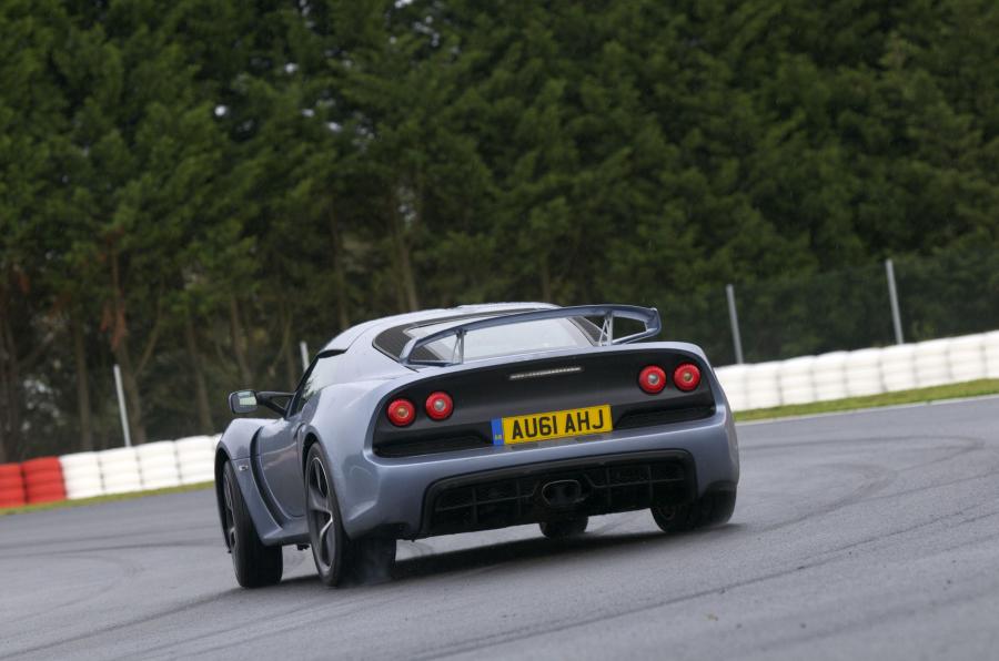  Lotus Exige S 2012 года  (фото 7 из 42)